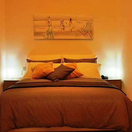 B&B Chiaia 216 เนเปิลส์ ภายนอก รูปภาพ