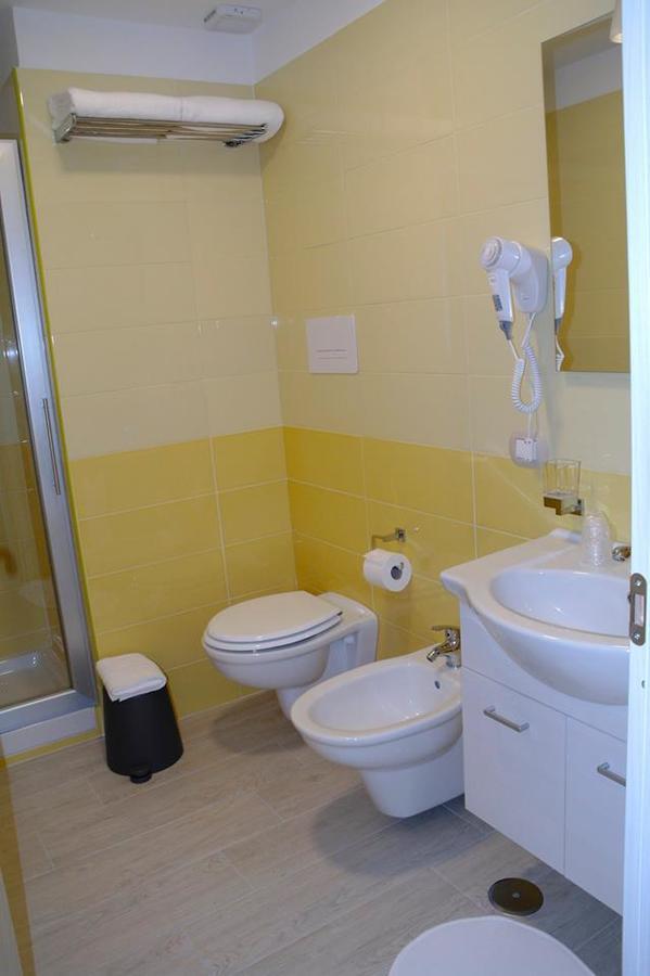 B&B Chiaia 216 เนเปิลส์ ภายนอก รูปภาพ